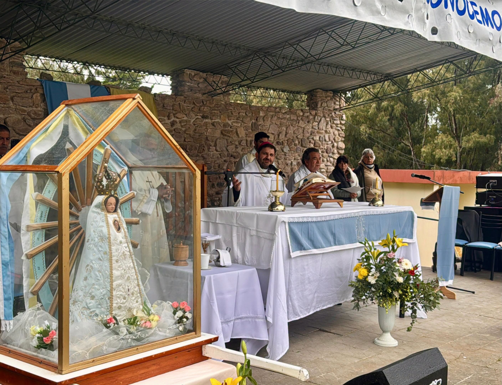 La Ermita de Saavedra volvió a congregar a cientos de fieles en la 89ª Peregrinación Arquidiocesana