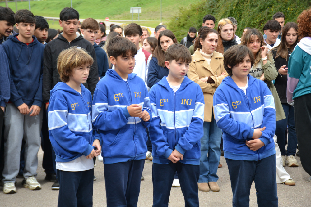 El Instituto Niño Jesús realizó el “Abrazo al Colegio” para celebrar la convivencia de sus cuatro niveles