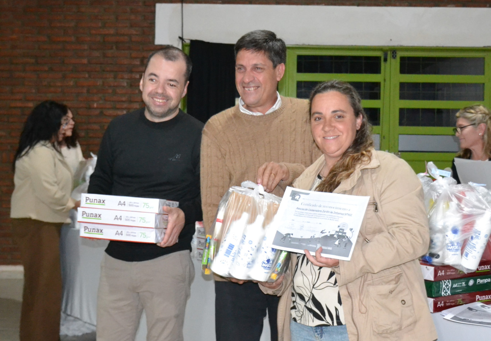 Reconocieron el trabajo de las cooperadoras escolares del distrito de Saavedra