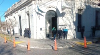 El Palacio Municipal amaneció con custodia policial