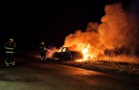 Incendio de un veh&iacute;culo moviliz&oacute; a los Bomberos de Espartillar