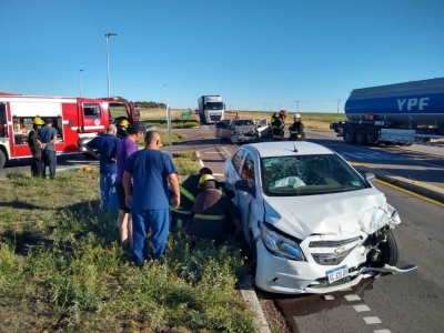 Choque frontal en la intersección que une la RN 33 y la RP 76