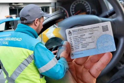 La cédula azul dejó de ser requisito para conducir un auto ajeno