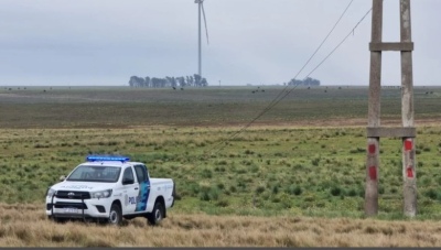 Abandonaron a 4 hombres electrocutados y sin vida en una camioneta en el Hospital Municipal