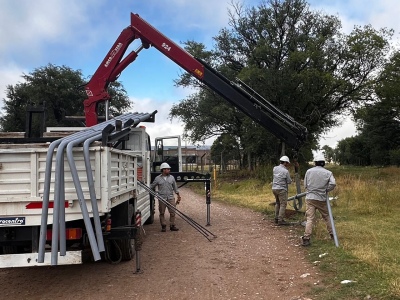 Comenzó la colocación de nueva luminaria en el Parque Industrial
