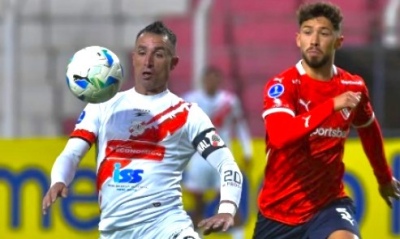 Martín Prost fue titular en la victoria de Nacional de Potosí sobre Independiente