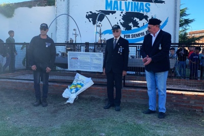 Saavedra homenajeó a los héroes de Malvinas con un emotivo acto y una réplica del ARA General Belgrano