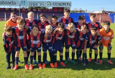 Dos equipos alcanzaron la cima en el torneo de inferiores