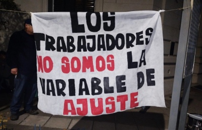 El Palacio Municipal amaneció sitiado por la bronca de los Trabajadores Municipales