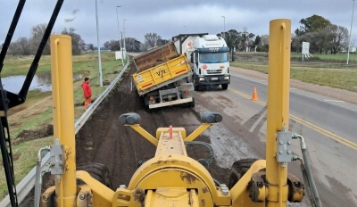 Realizan trabajos de mantenimiento en la d&aacute;rsena de acceso a Espartillar